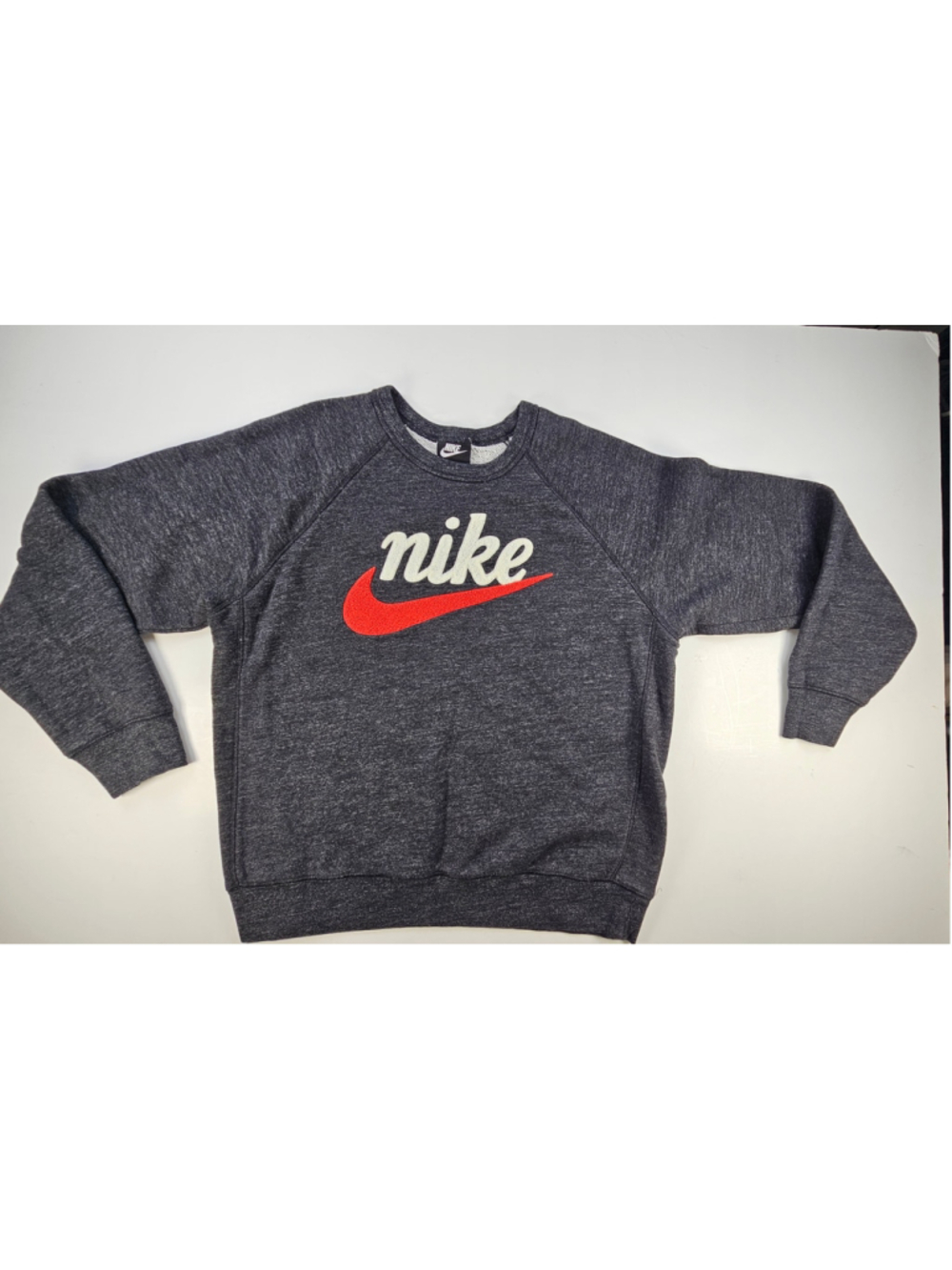Nike Sportswear Crewneck Sweatshirt Mens Medium Gray Red Swoosh Chenille Logo CU